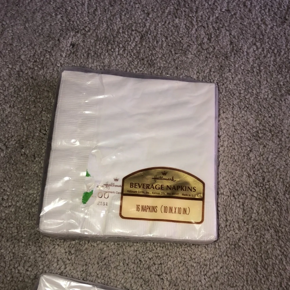 Hallmark Vintage Deadstock Beverage Napkins Packs (2)‎ Christmas Wreath Print